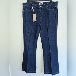 NWT PAIGE Women's Sonja Jeans with Jolene Pockets Size 33